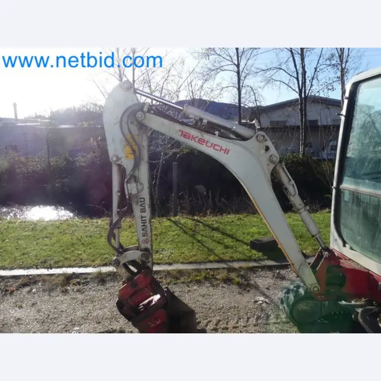 TAKEUCHI TB216 mini crawler excavator-11