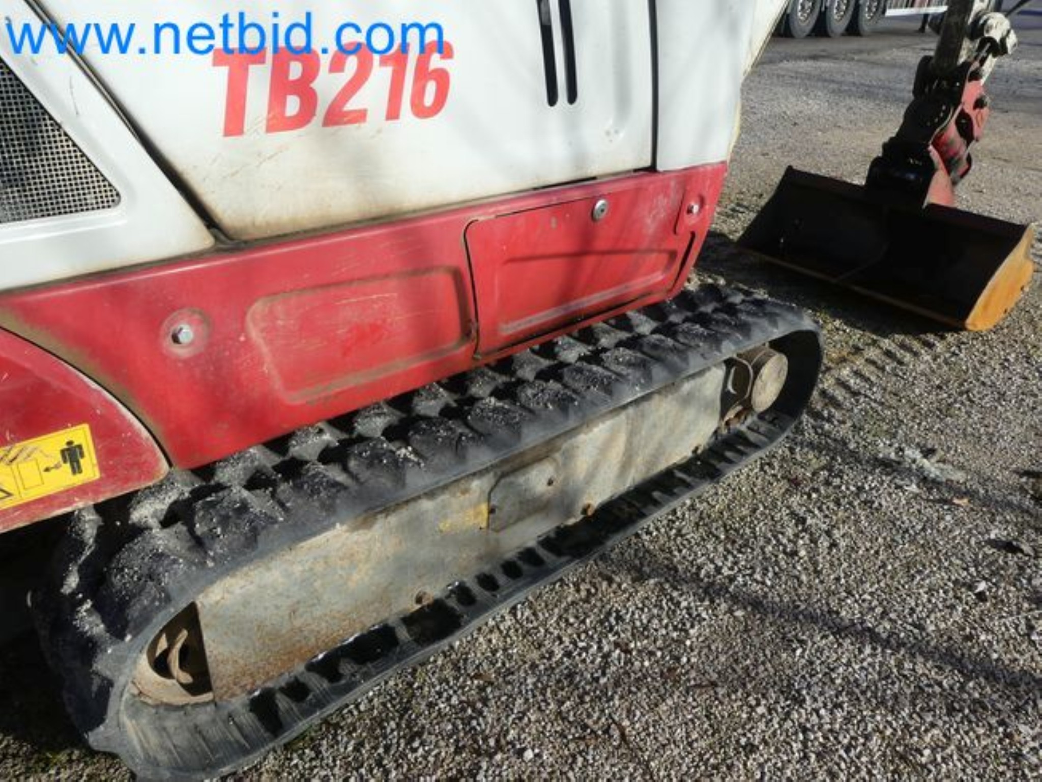 TAKEUCHI TB216 mini crawler excavator-40