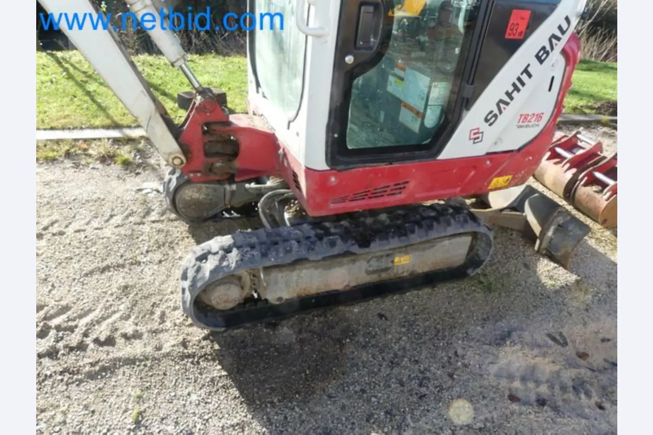 TAKEUCHI TB216 mini crawler excavator-9