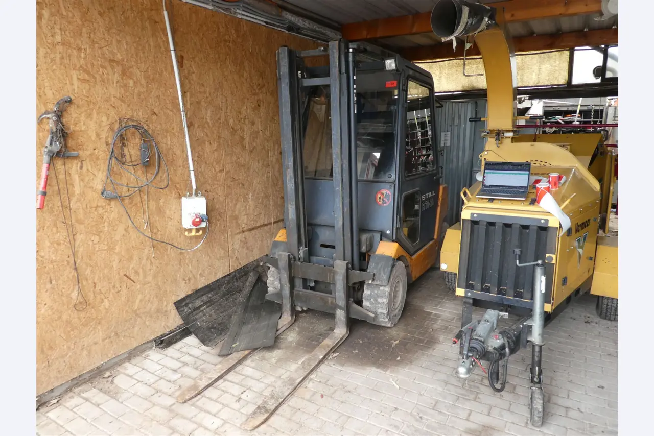 Horticultural machinery, excavators, construction vehicles & forestry machinery-10