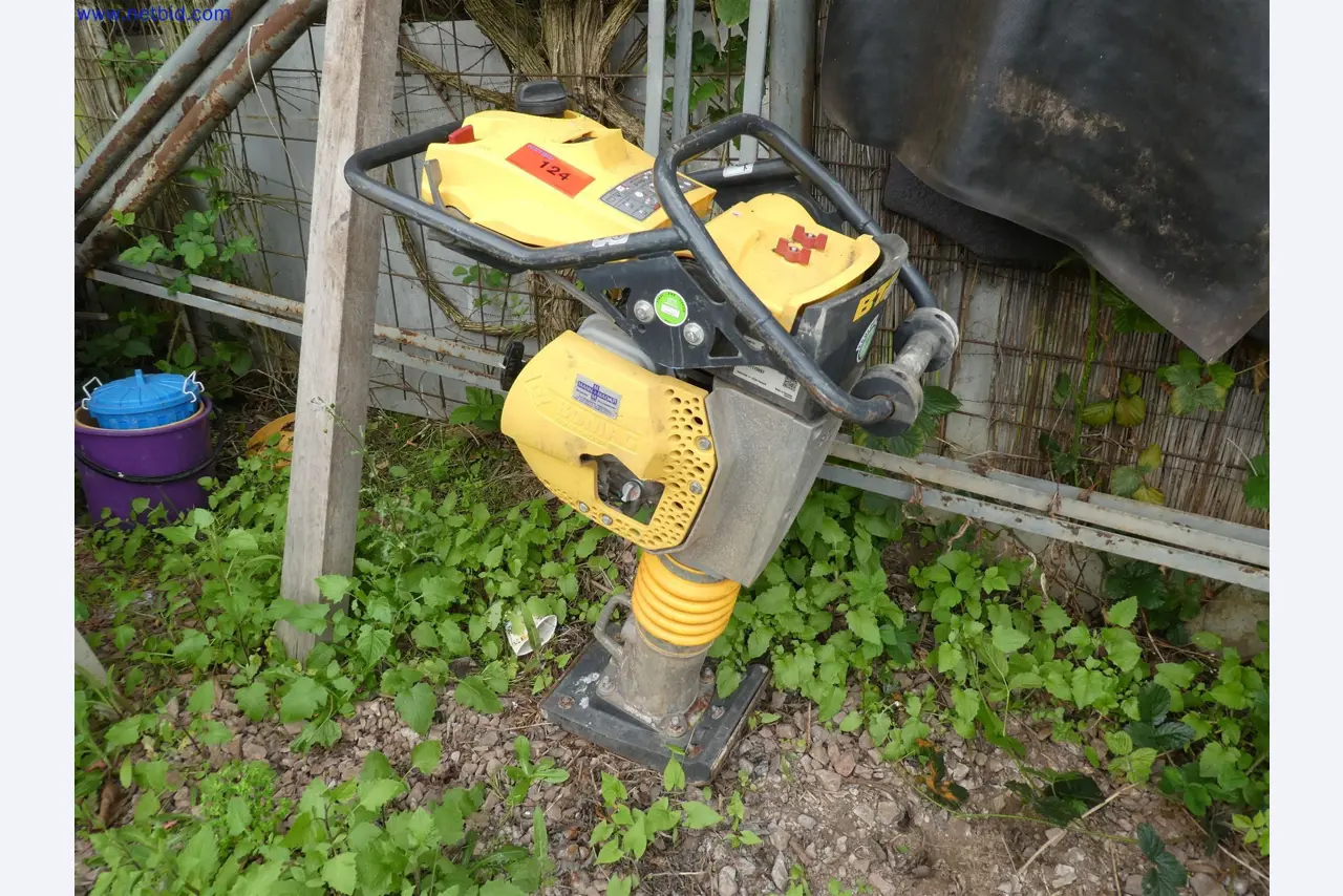Machines de jardinage, pelles, véhicules de chantier & machines forestières-1