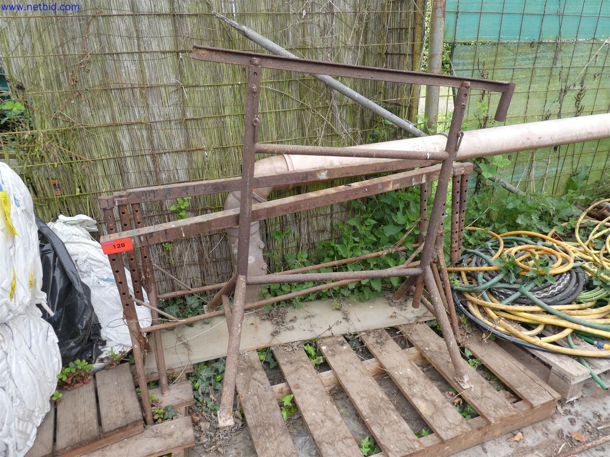 Machines de jardinage, pelles, véhicules de chantier & machines forestières-1