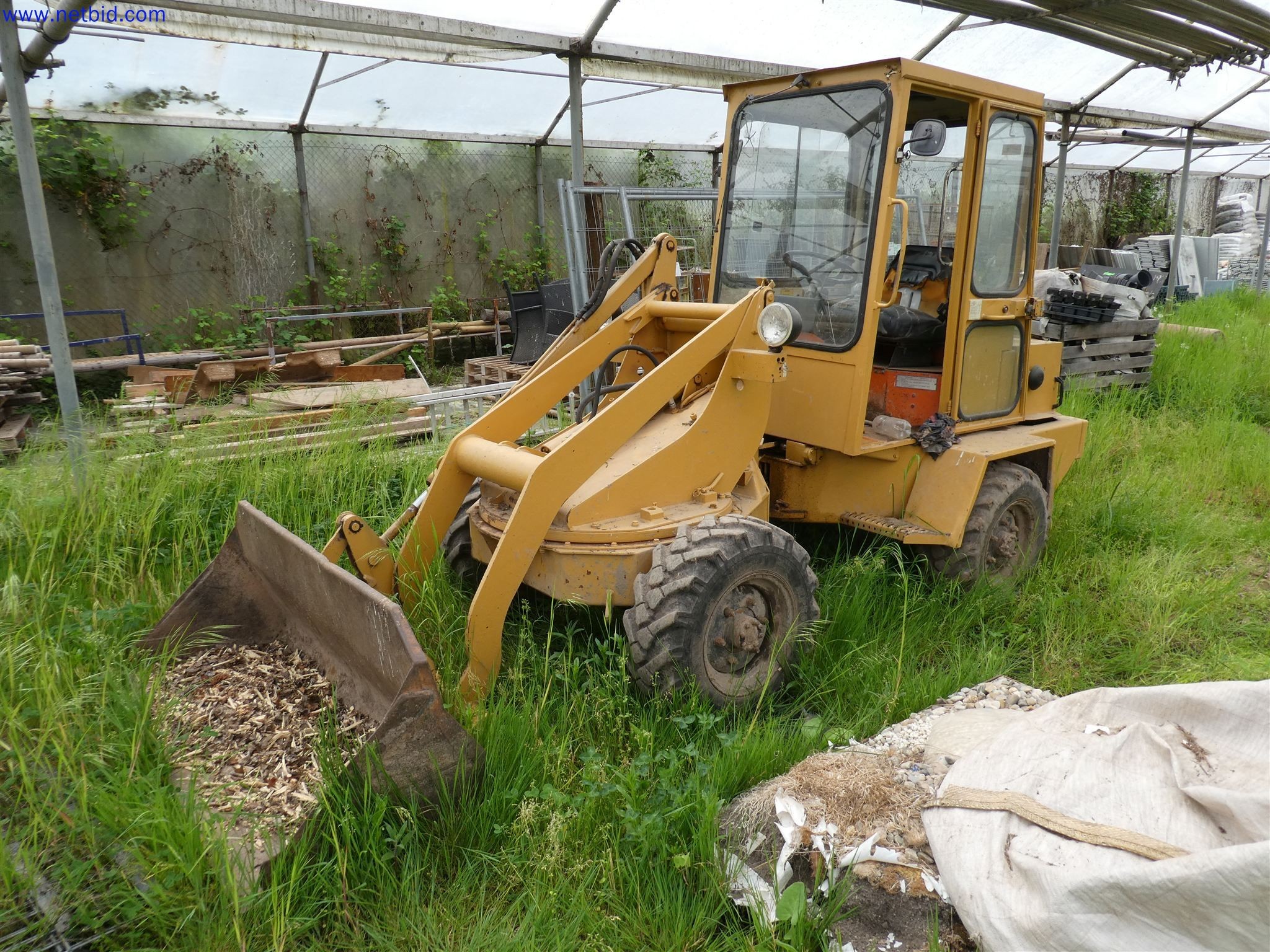 Machines de jardinage, pelles, véhicules de chantier & machines forestières-1