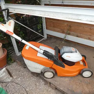 Tondeuse à gazon sans fil Stihl RMA 443 PC