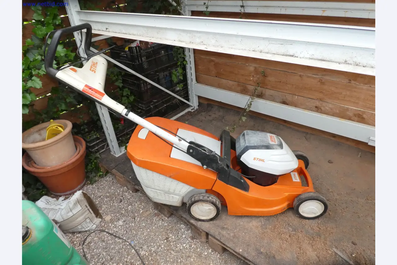Machines de jardinage, pelles, véhicules de chantier & machines forestières-1