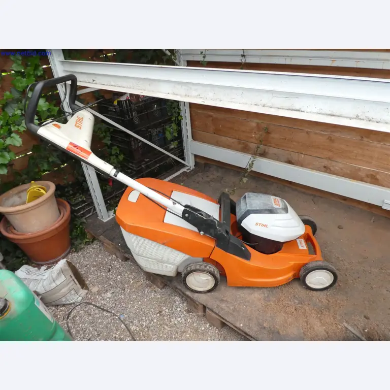 Machines de jardinage, pelles, véhicules de chantier & machines forestières-1