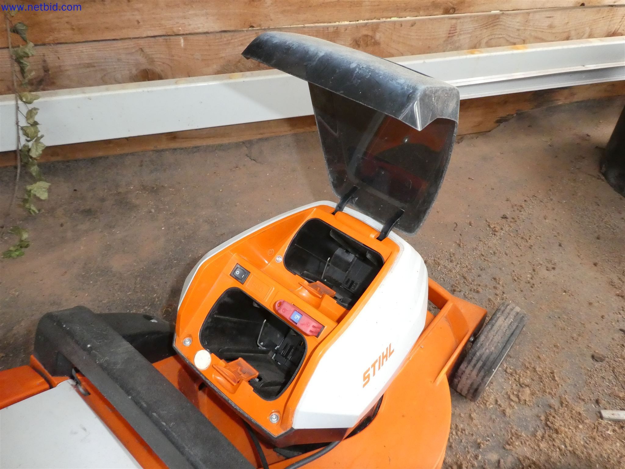 Machines de jardinage, pelles, véhicules de chantier & machines forestières-3