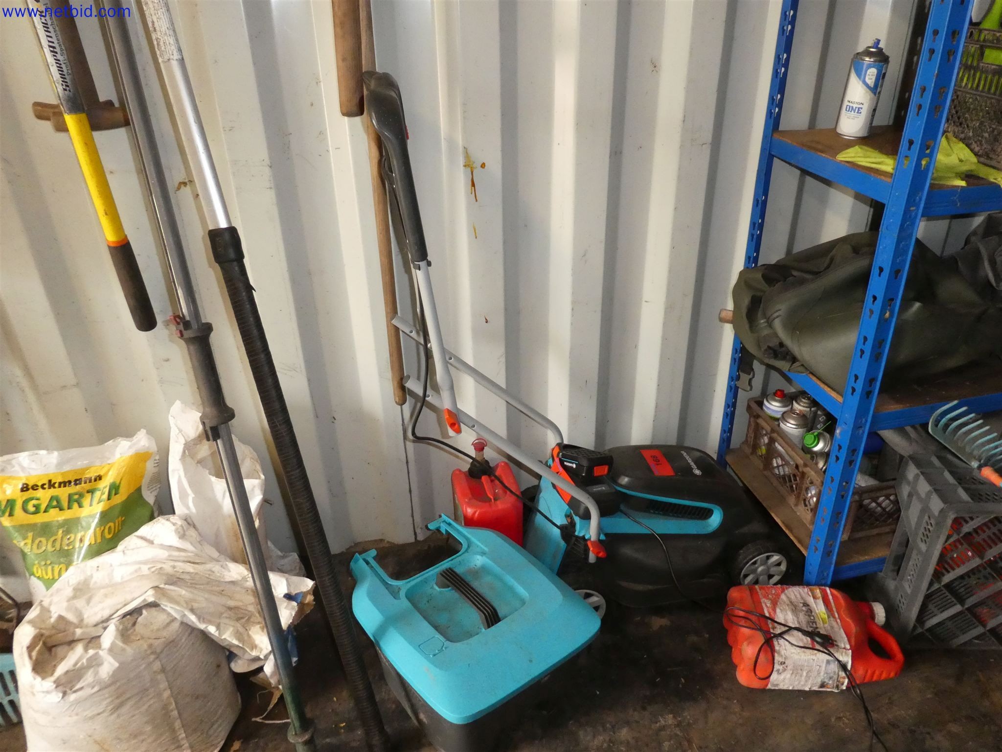 Machines de jardinage, pelles, véhicules de chantier & machines forestières-1