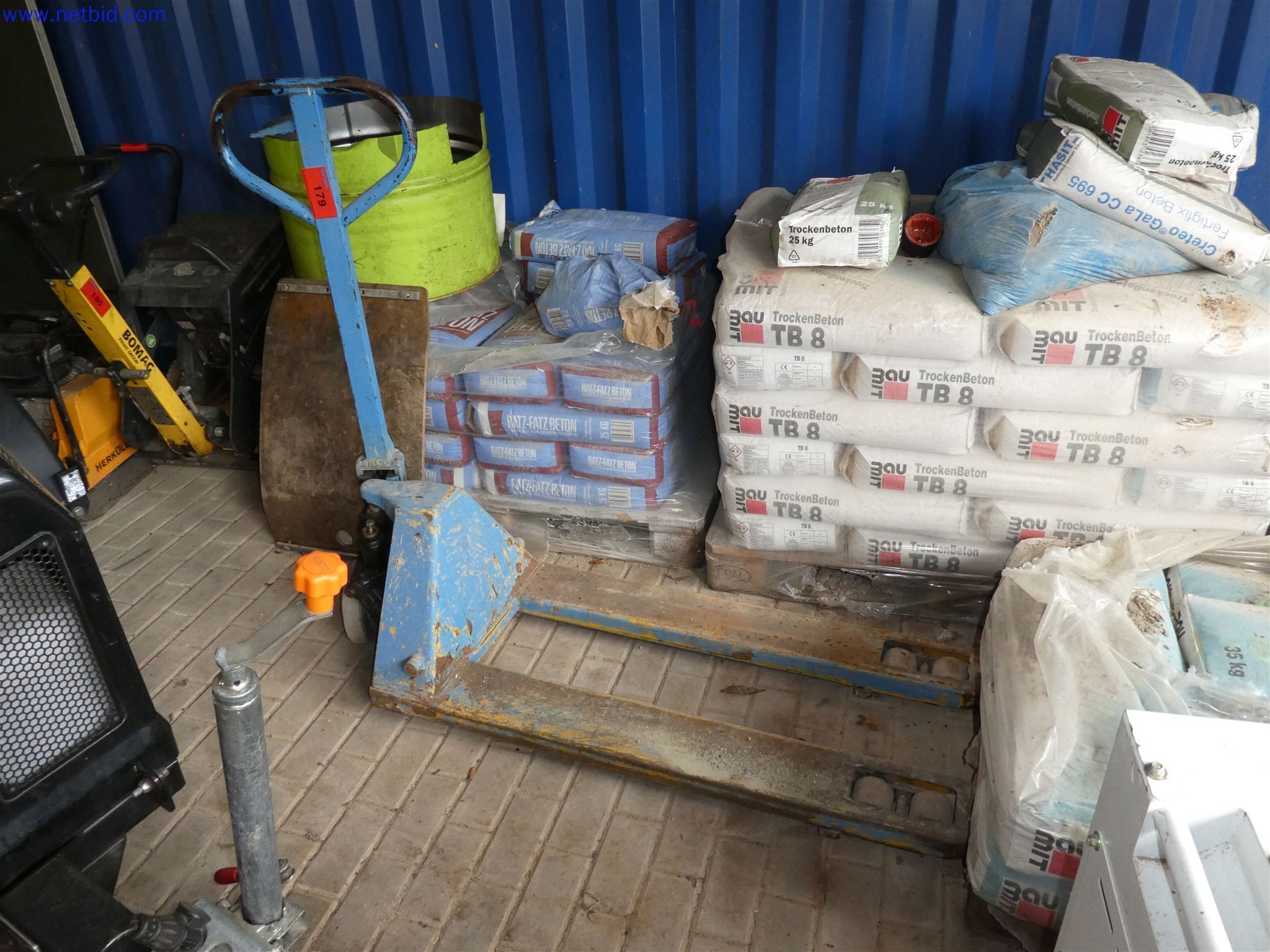 Machines de jardinage, pelles, véhicules de chantier & machines forestières-1