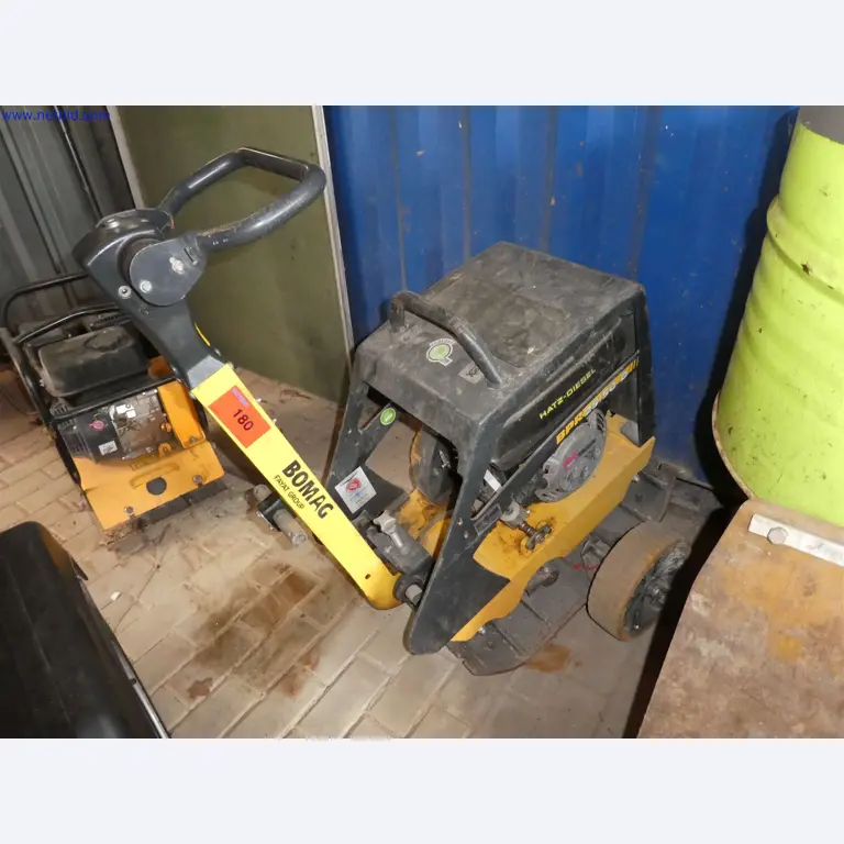 Machines de jardinage, pelles, véhicules de chantier & machines forestières-4