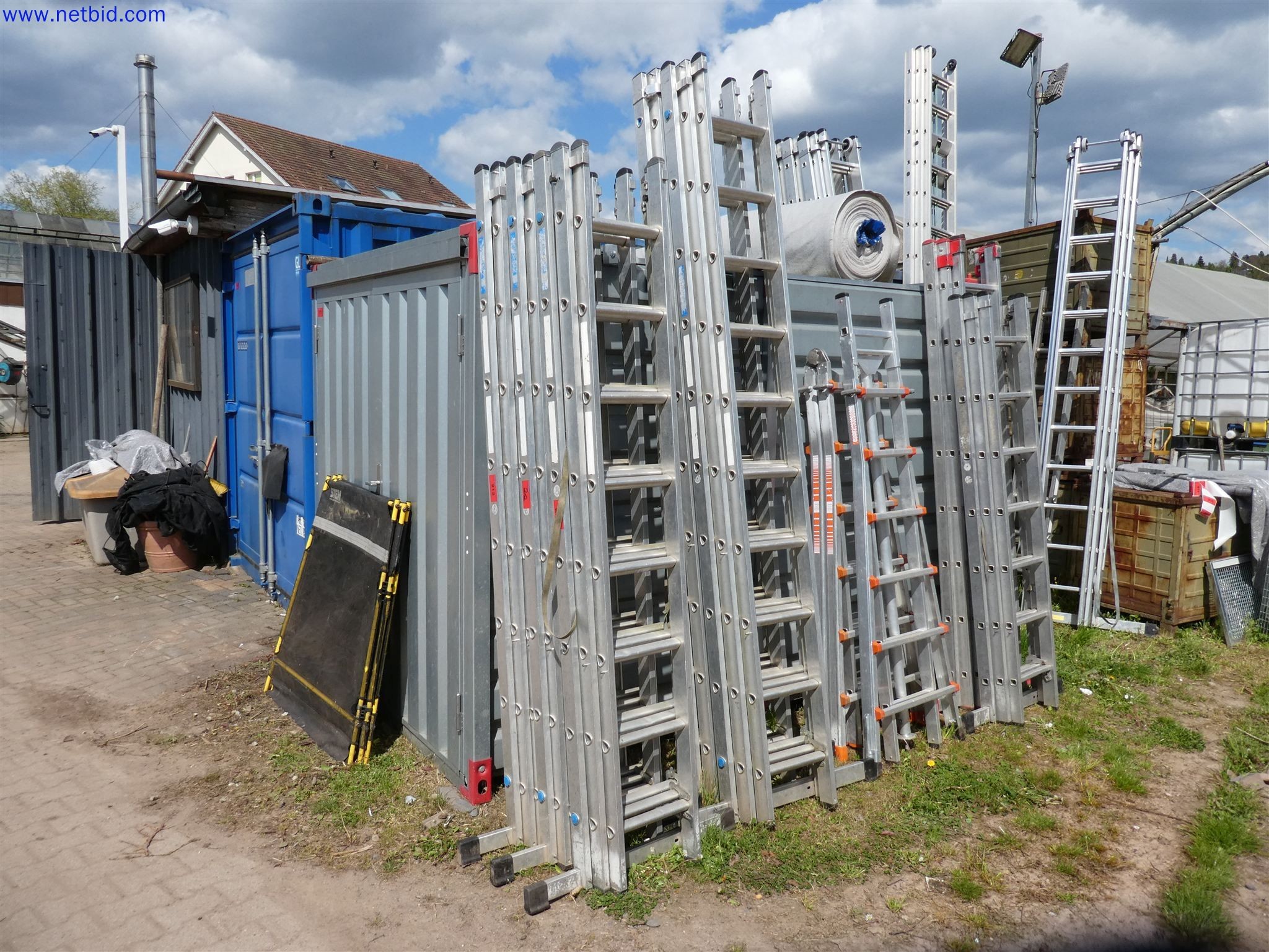 Machines de jardinage, pelles, véhicules de chantier & machines forestières-1