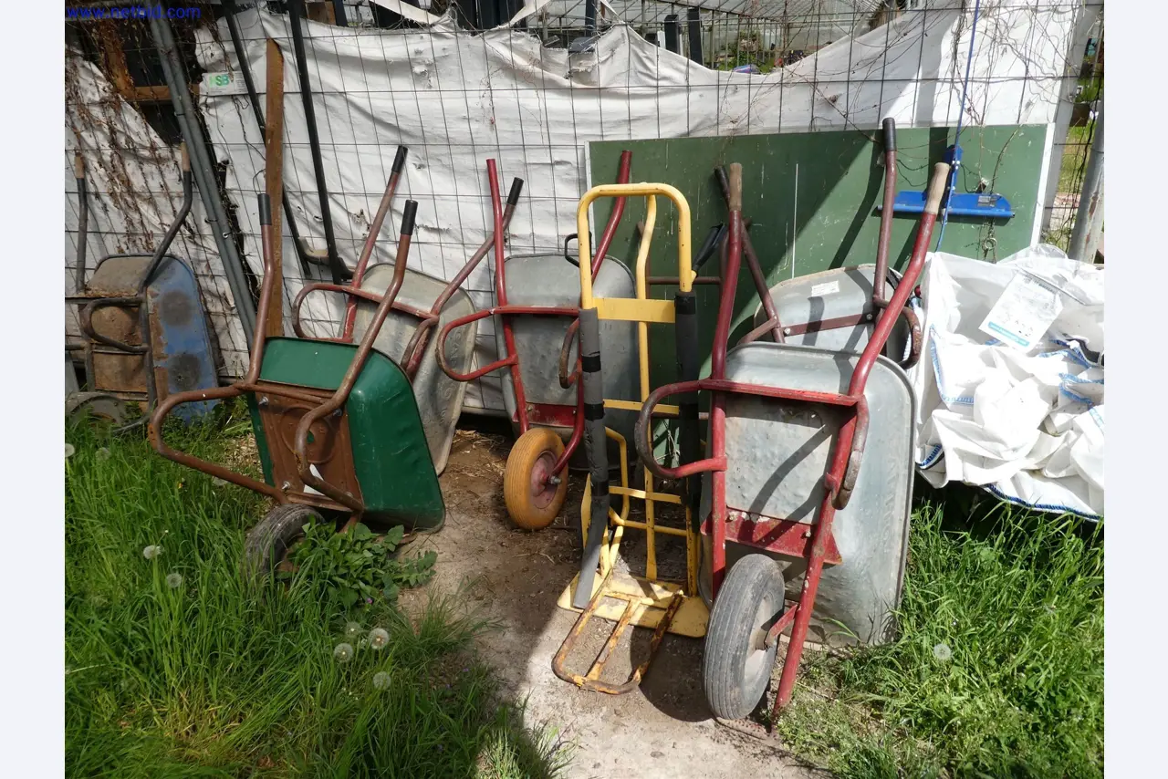 Machines de jardinage, pelles, véhicules de chantier & machines forestières-1