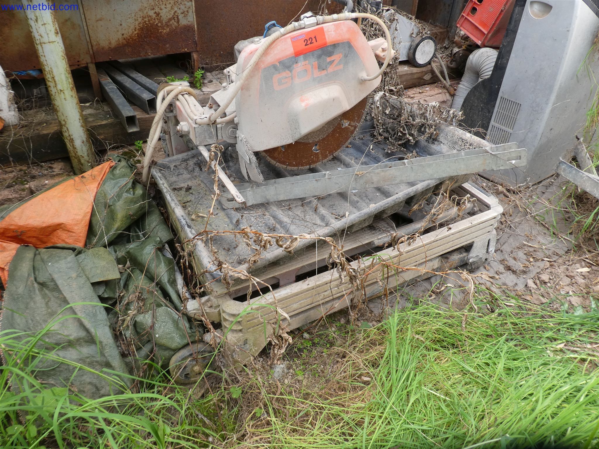 Machines de jardinage, pelles, véhicules de chantier & machines forestières-1