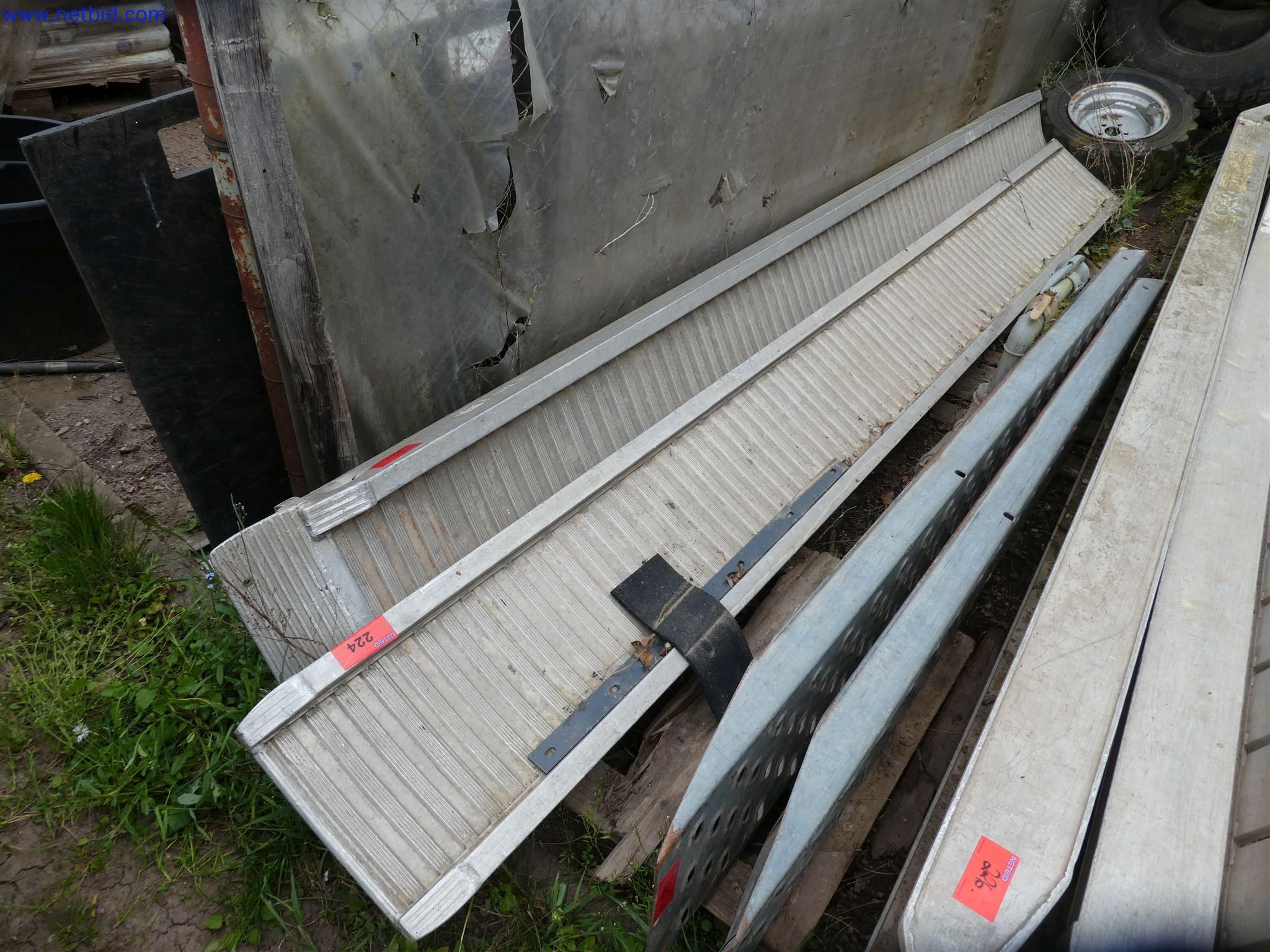 Machines de jardinage, pelles, véhicules de chantier & machines forestières-1