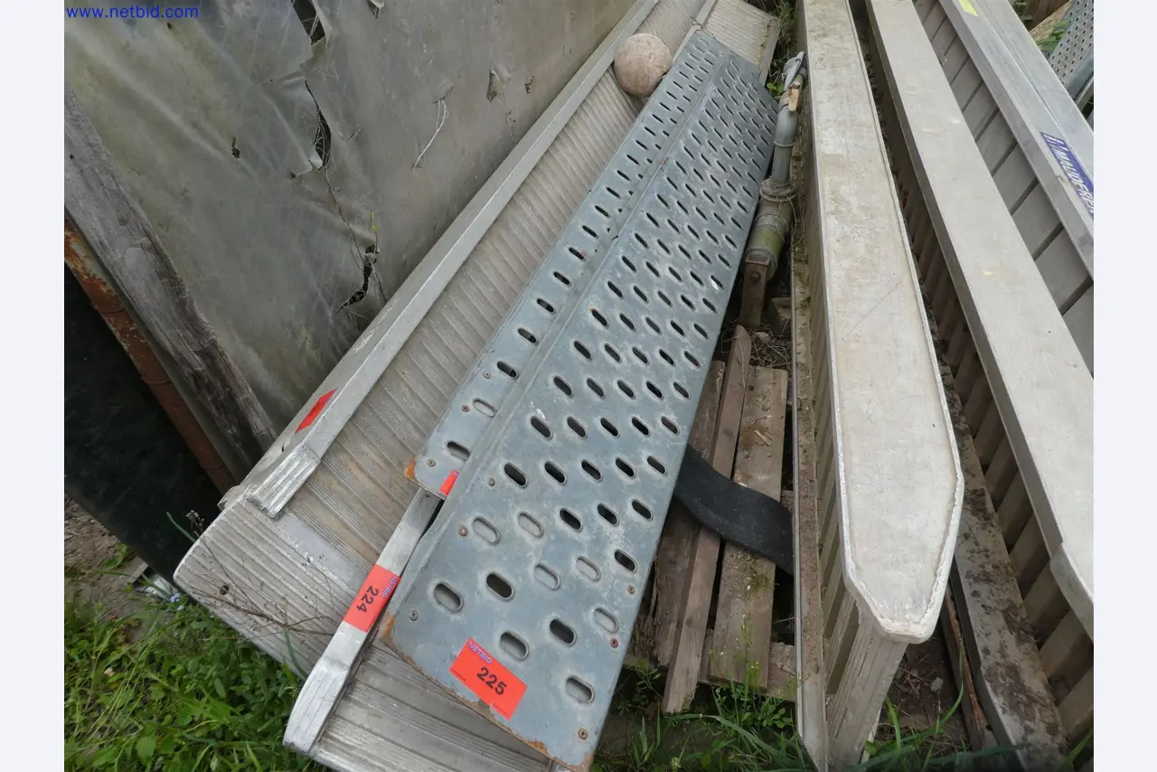 Machines de jardinage, pelles, véhicules de chantier & machines forestières-1