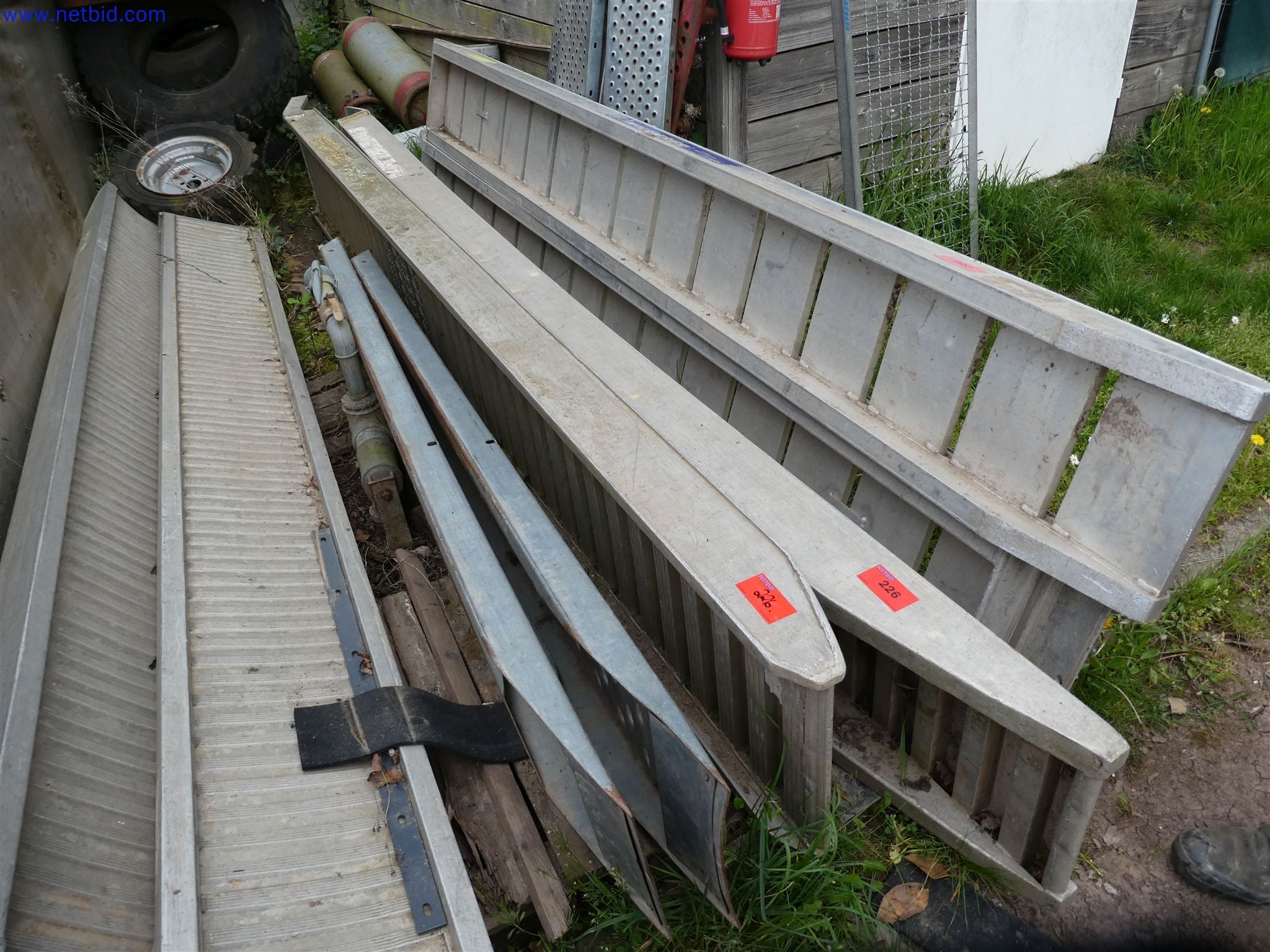 Machines de jardinage, pelles, véhicules de chantier & machines forestières-1