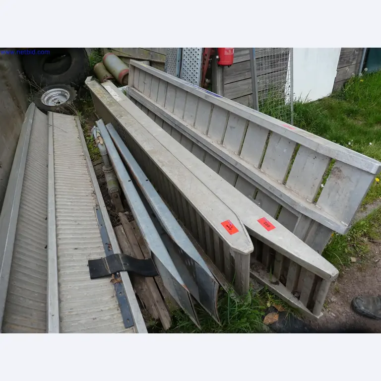 Machines de jardinage, pelles, véhicules de chantier & machines forestières-1
