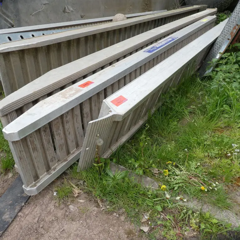 2 Rampes d'accès en aluminium Mauderer B36/30