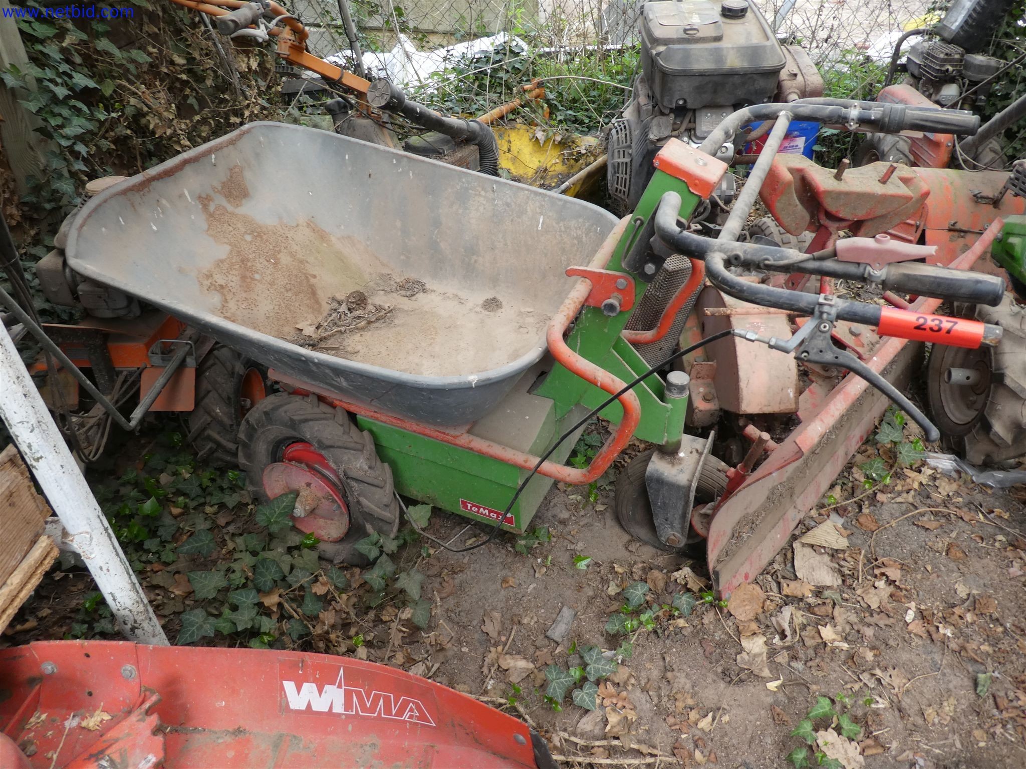 Machines de jardinage, pelles, véhicules de chantier & machines forestières-1