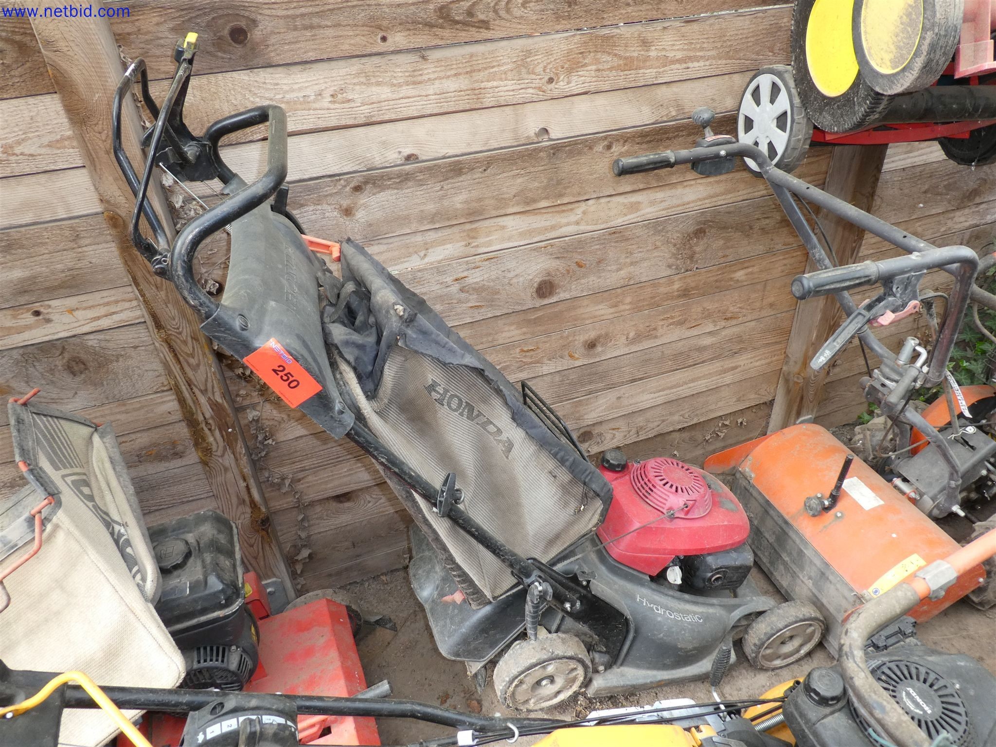 Machines de jardinage, pelles, véhicules de chantier & machines forestières-1