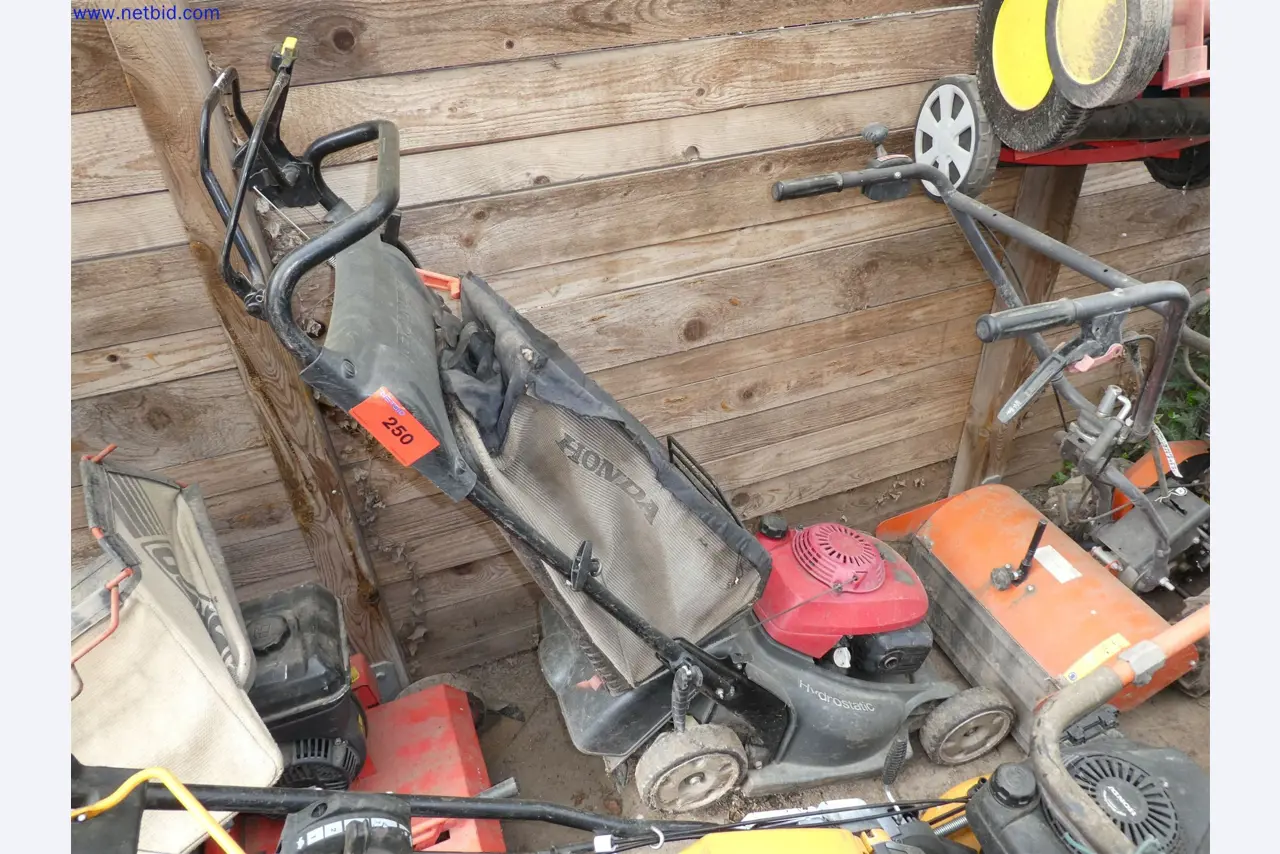 Machines de jardinage, pelles, véhicules de chantier & machines forestières-1