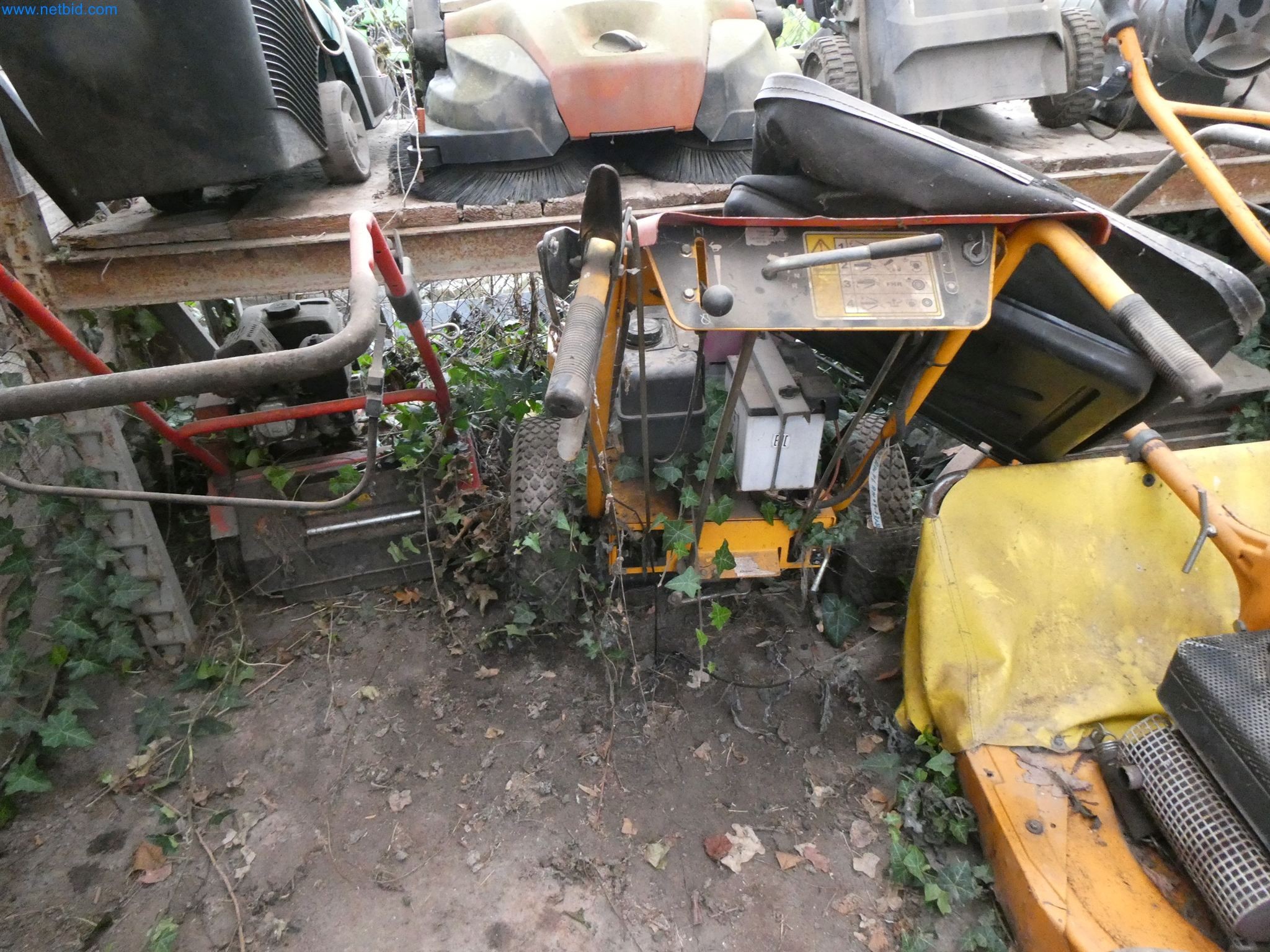 Zahradnické stroje, bagry, stavební vozidla a lesnické stroje-6