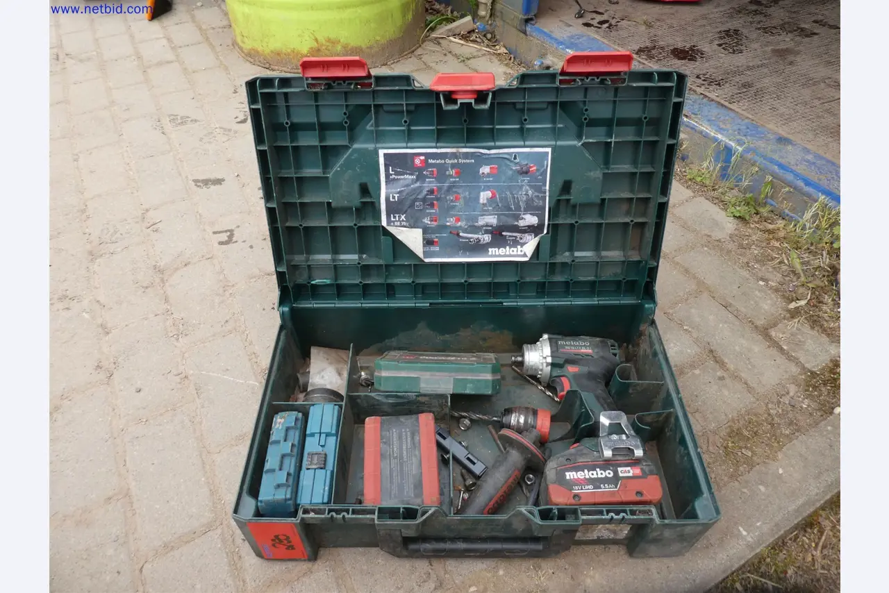 Machines de jardinage, pelles, véhicules de chantier & machines forestières-1