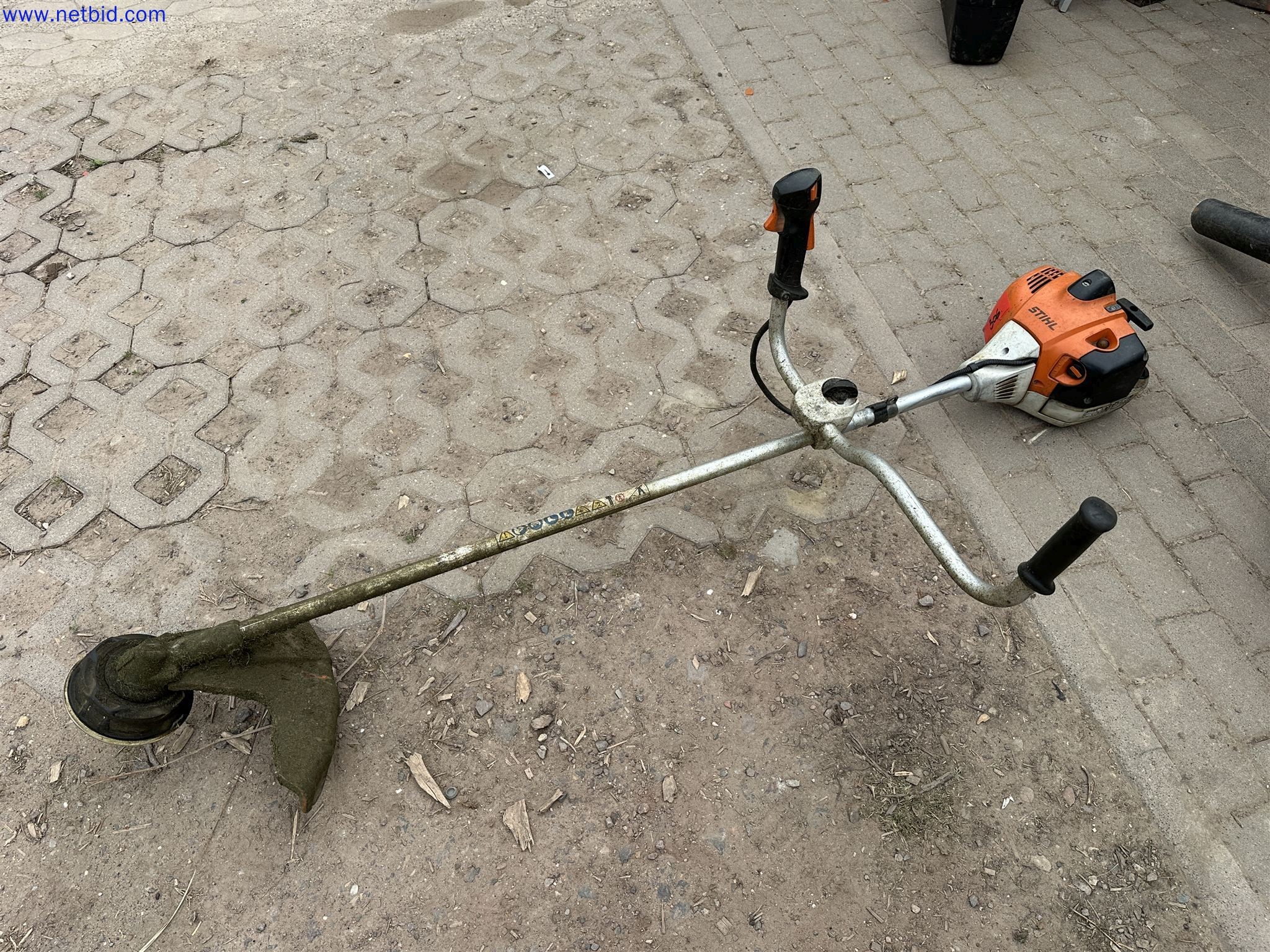 Machines de jardinage, pelles, véhicules de chantier & machines forestières-1