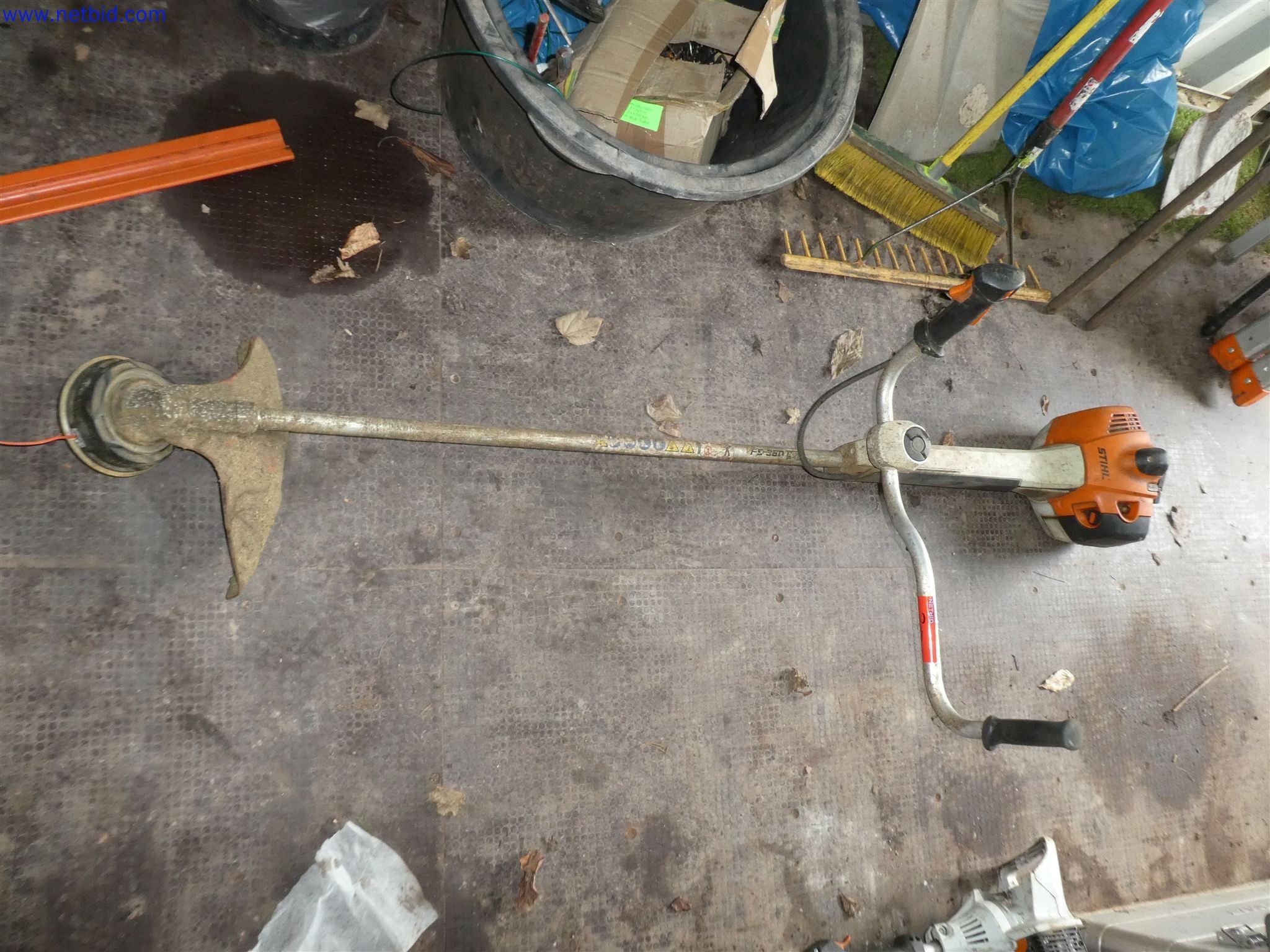 Machines de jardinage, pelles, véhicules de chantier & machines forestières-1