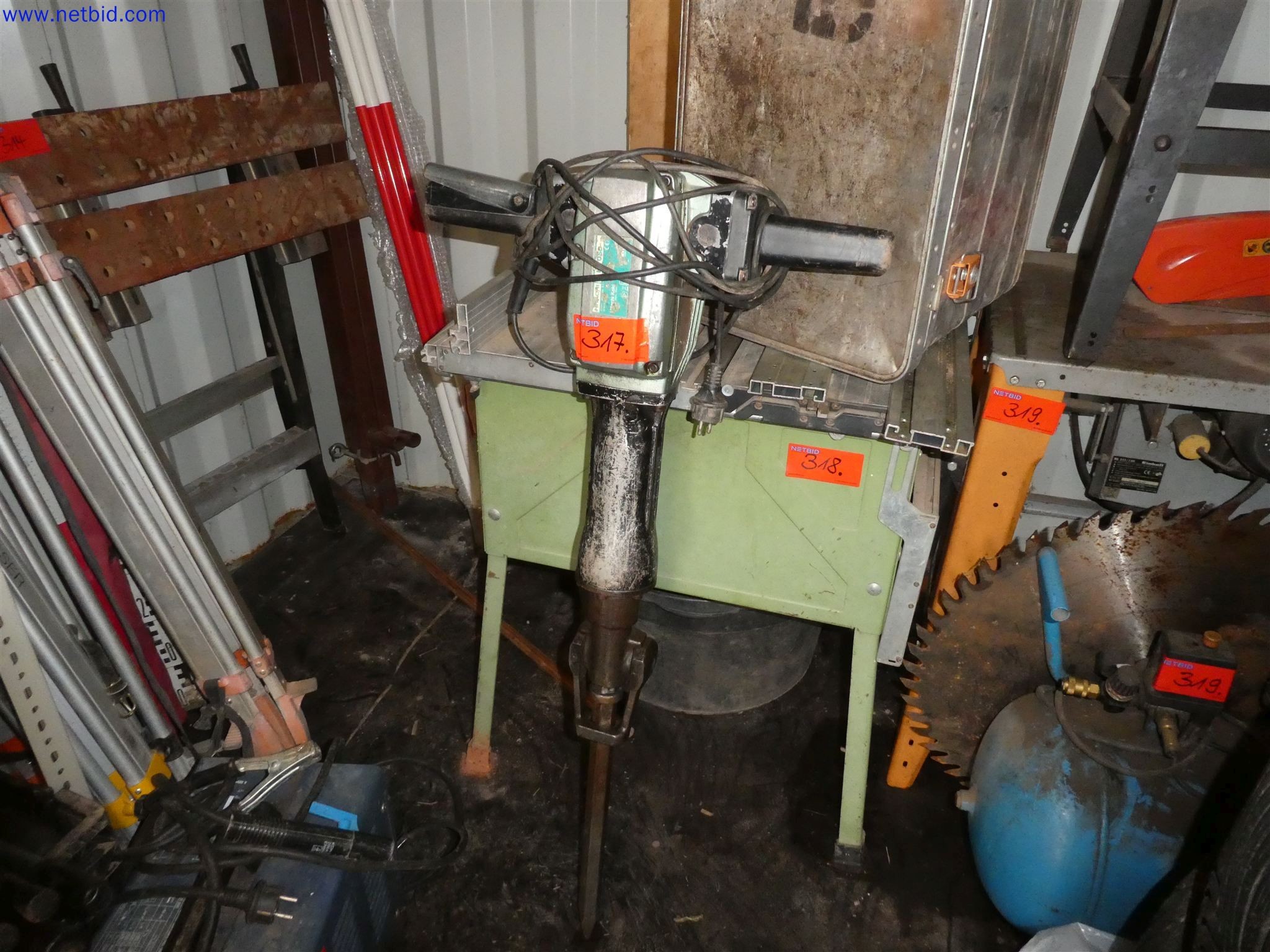 Machines de jardinage, pelles, véhicules de chantier & machines forestières-1