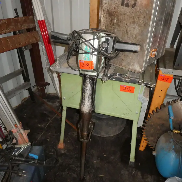 Demolition hammer Hitachi H70SD