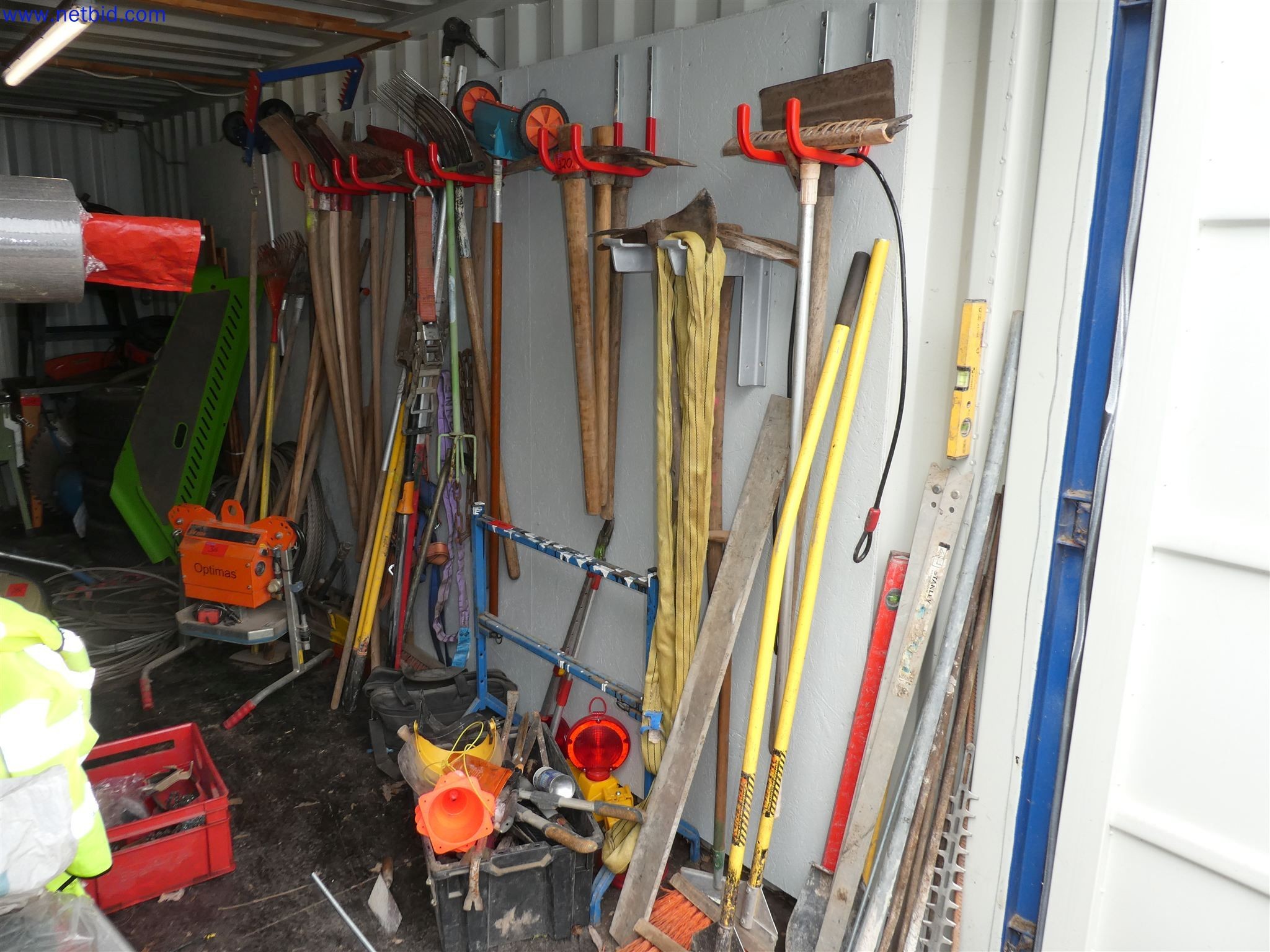 Machines de jardinage, pelles, véhicules de chantier & machines forestières-1