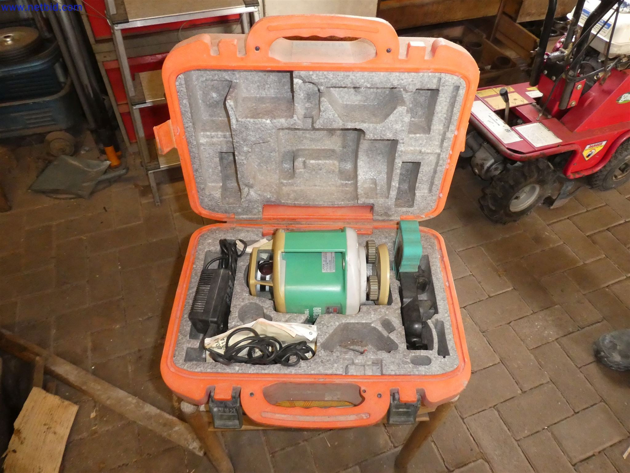 Machines de jardinage, pelles, véhicules de chantier & machines forestières-2