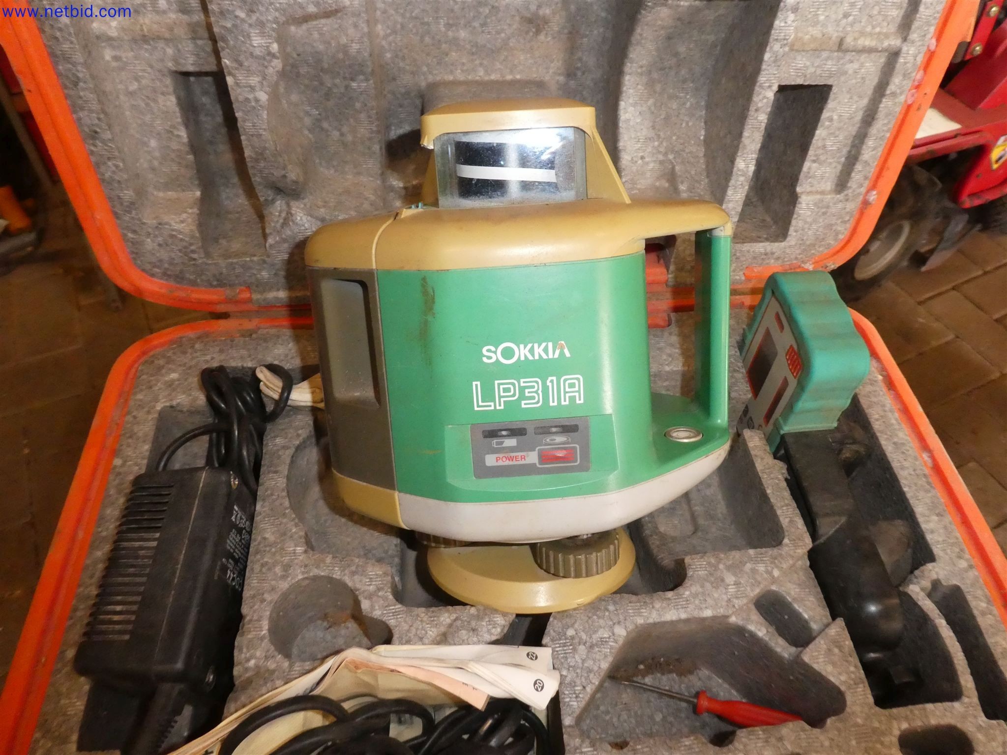 Machines de jardinage, pelles, véhicules de chantier & machines forestières-3