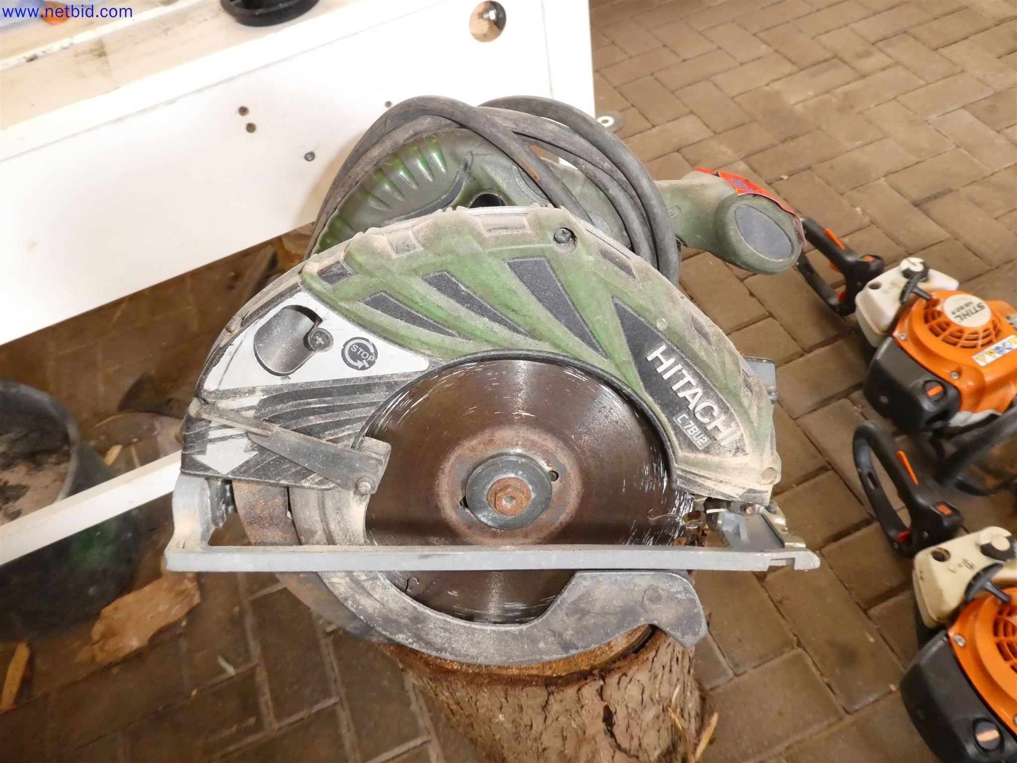 Machines de jardinage, pelles, véhicules de chantier & machines forestières-1