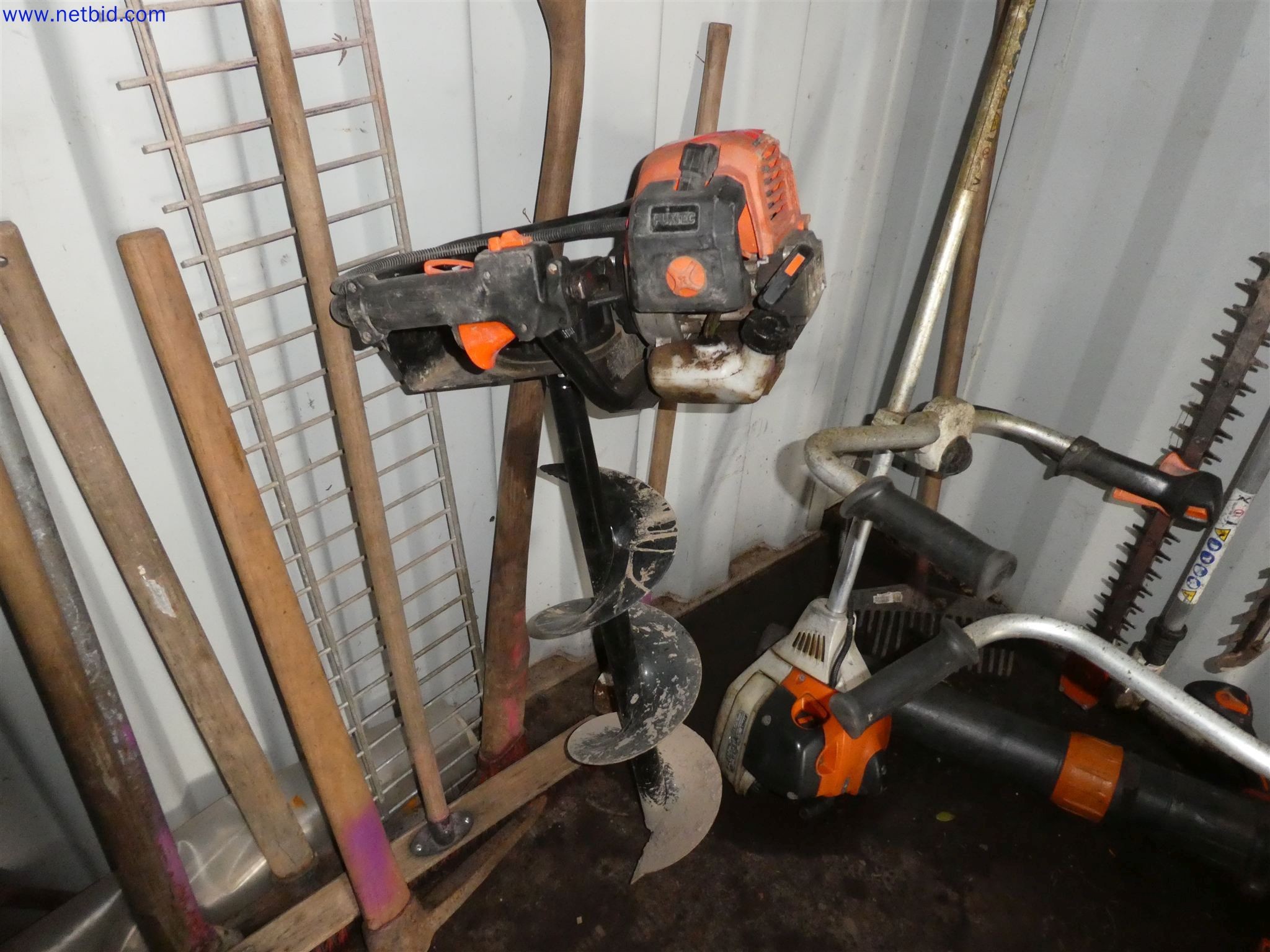 Machines de jardinage, pelles, véhicules de chantier & machines forestières-1