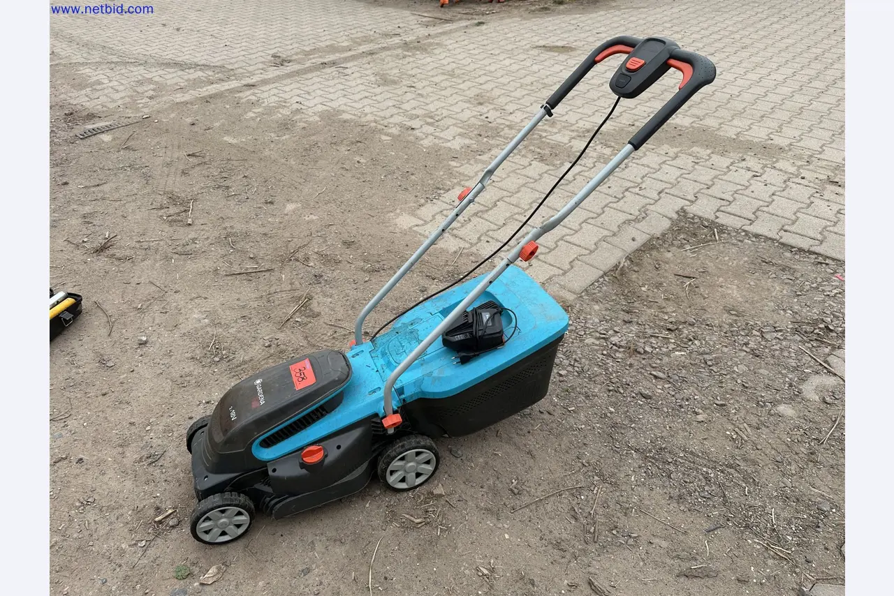 Horticultural machinery, excavators, construction vehicles & forestry machinery-1