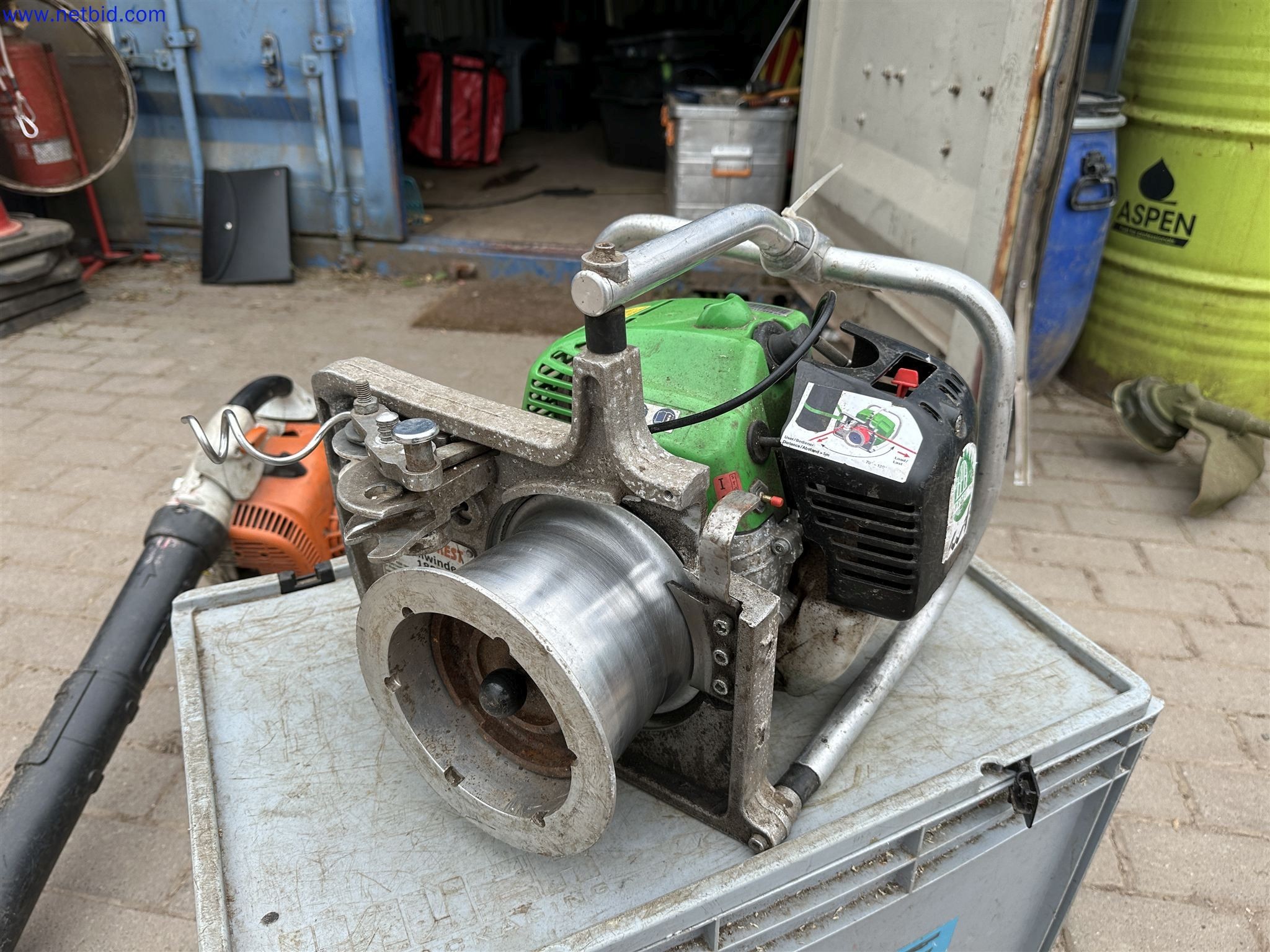 Machines de jardinage, pelles, véhicules de chantier & machines forestières-1