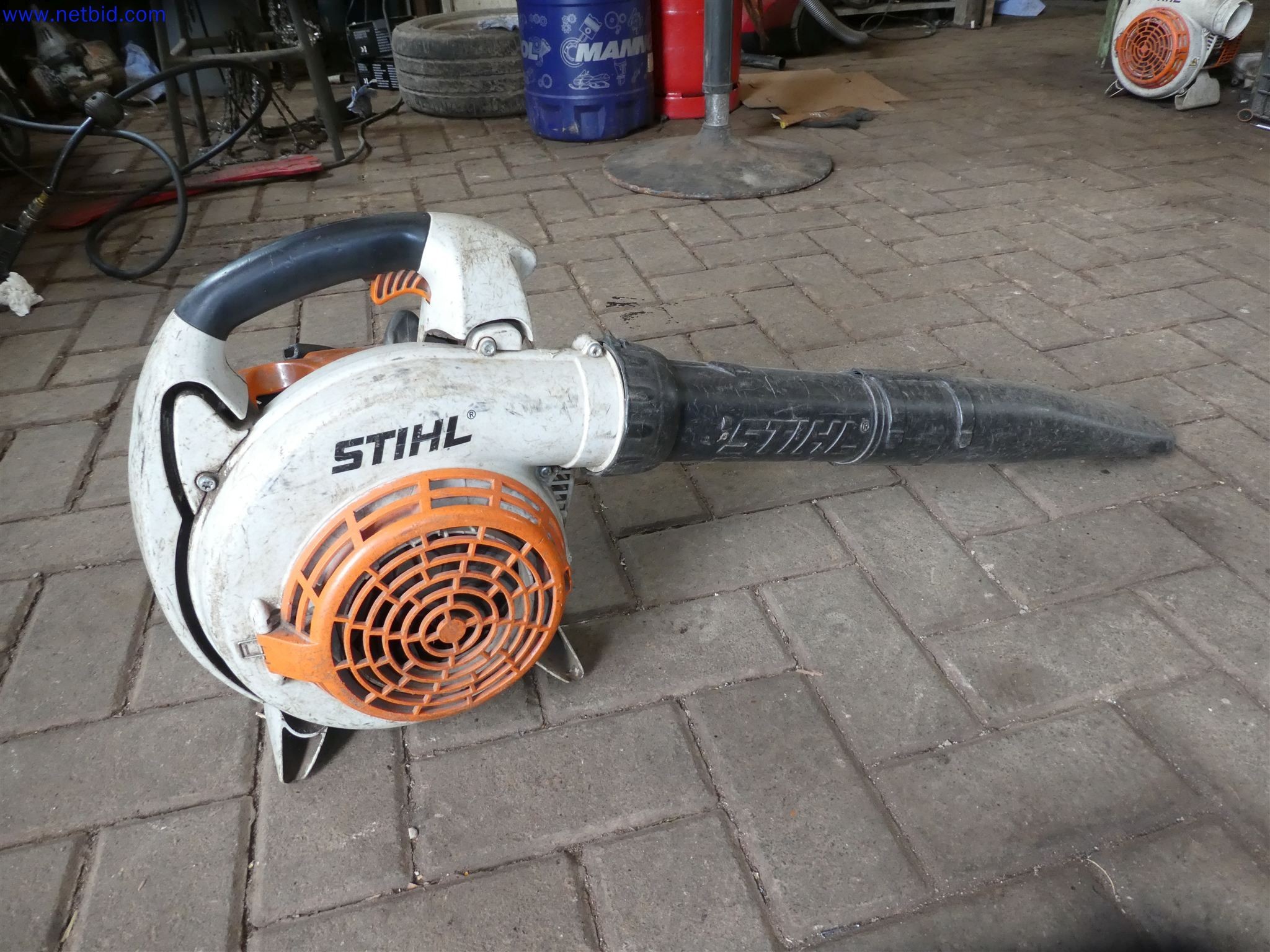 Machines de jardinage, pelles, véhicules de chantier & machines forestières-1