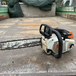2 Motorizirana verižna žaga Stihl MS 201 TC