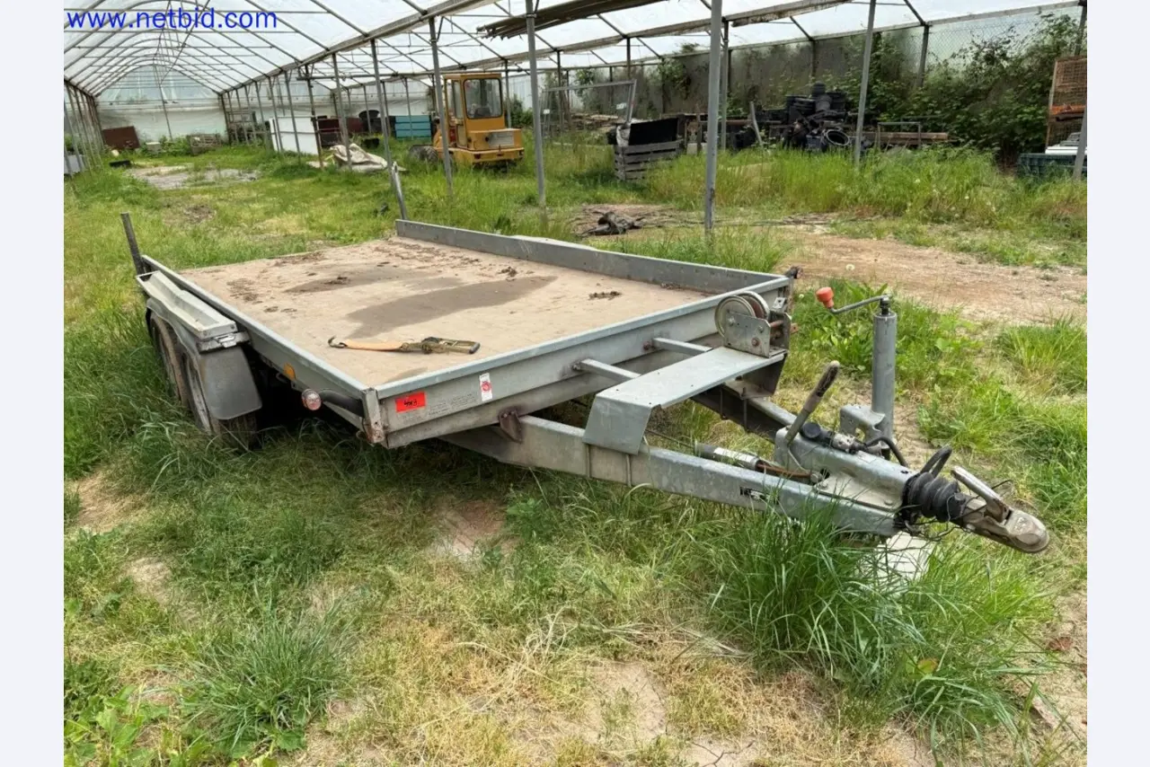 Machines de jardinage, pelles, véhicules de chantier & machines forestières-1