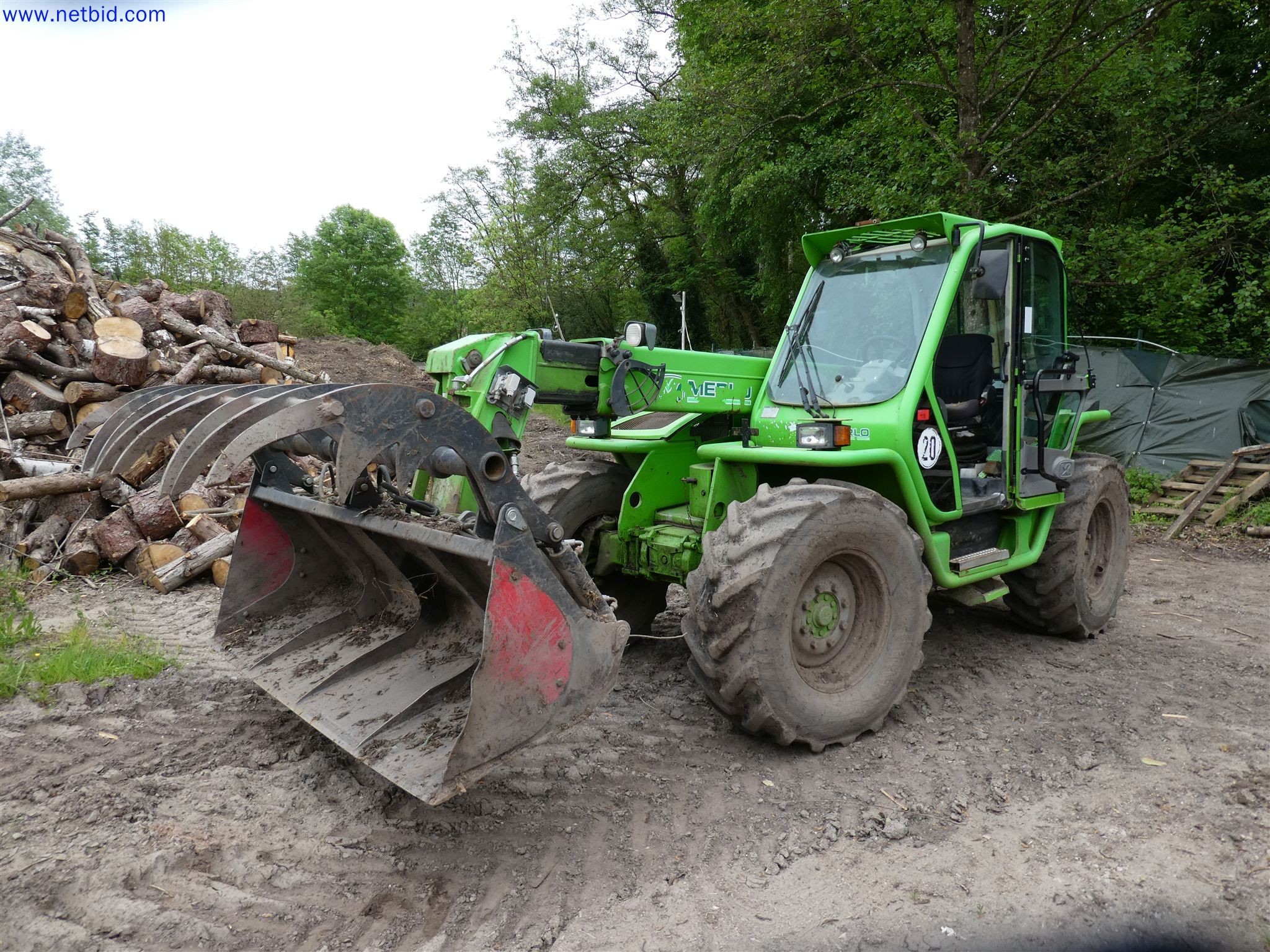 Machines de jardinage, pelles, véhicules de chantier & machines forestières-1
