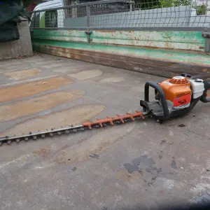 Taille-haies à moteur Stihl HS 82 R/RC