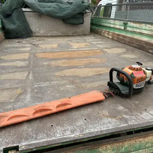 Taille-haies à moteur Stihl HS 86 R
