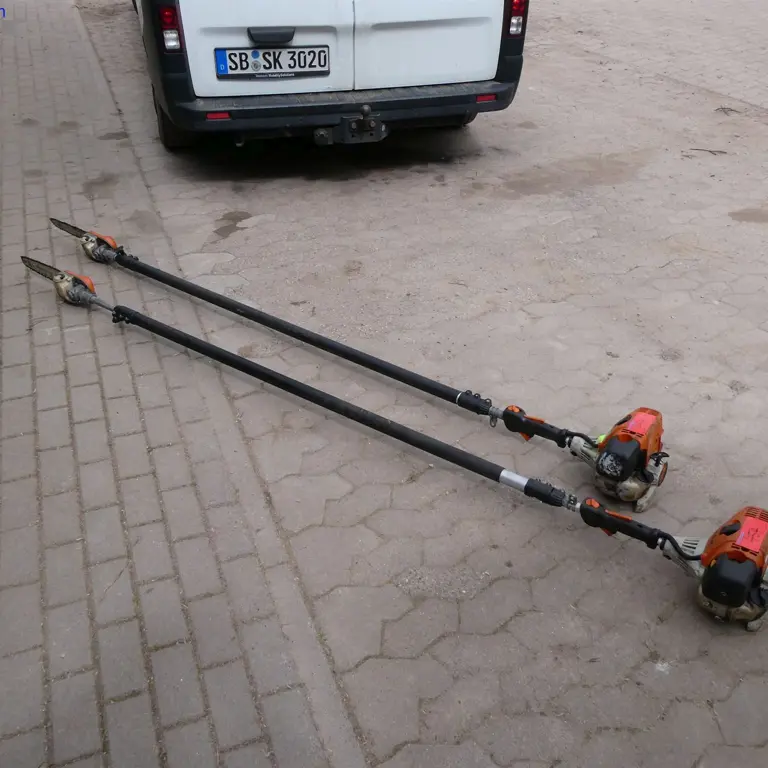 2 Elagueuse à moteur Stihl HT 131