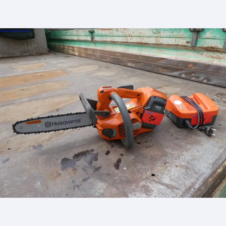 Machines de jardinage, pelles, véhicules de chantier & machines forestières-1