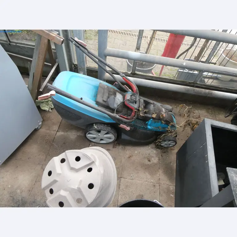 Zahradnické stroje, bagry, stavební vozidla a lesnické stroje-1