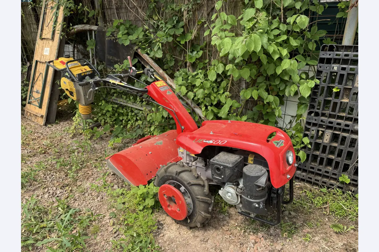 Gartenbau-Maschinen, Bagger, Baufahrzeuge & Forstmaschinen-1