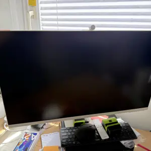 3 32"-Monitore Samsung S32BM801UU