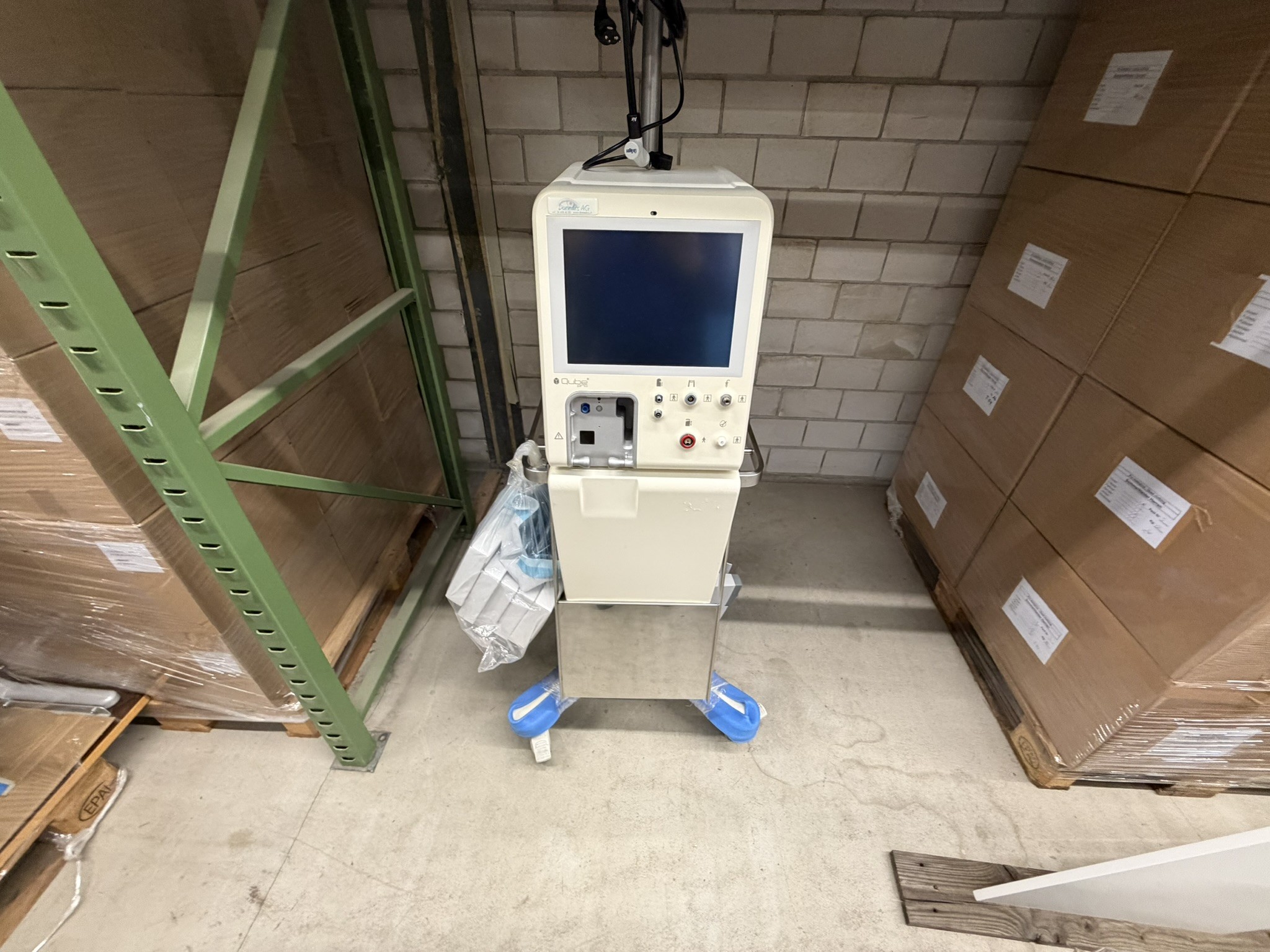 Appareils médico-techniques d'ophtalmologie provenant d'un hôpital suisse-1